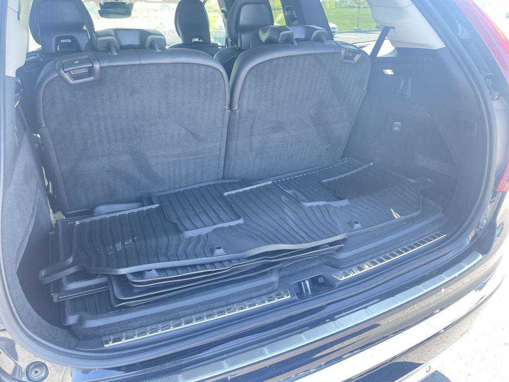 used 2022 Volvo XC90 car, priced at $40,005