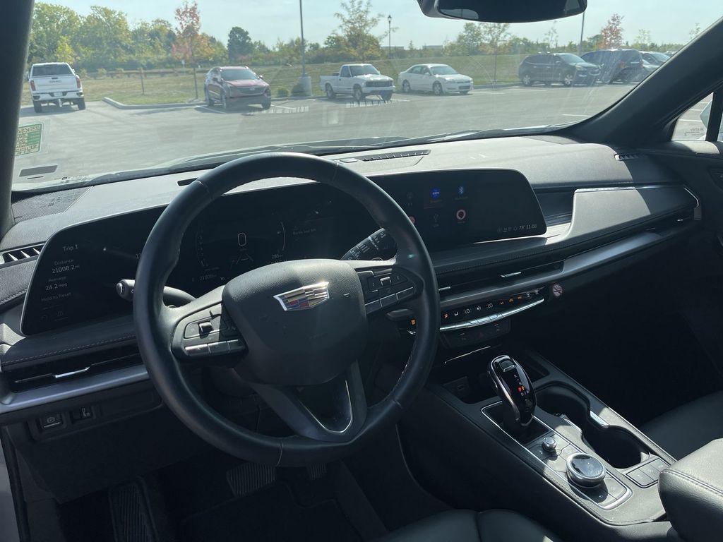 used 2025 Cadillac XT4 car, priced at $38,357