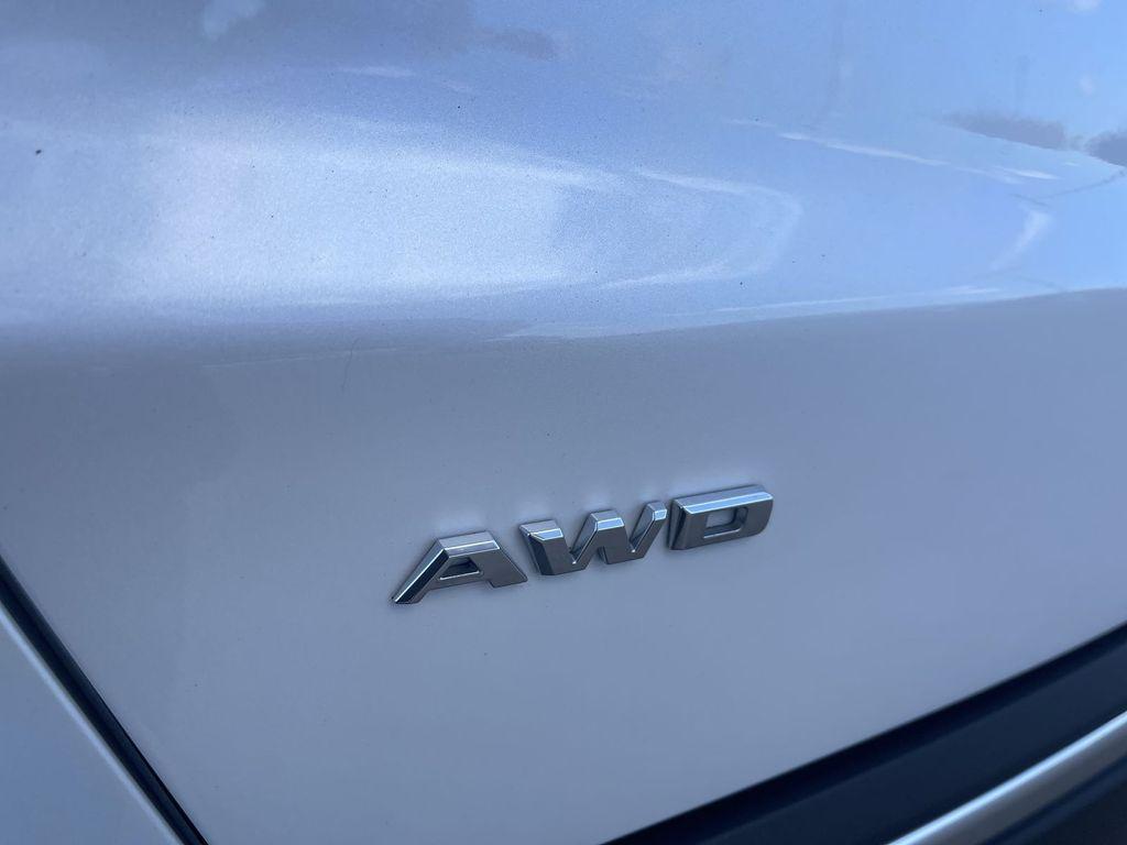 used 2025 Cadillac XT5 car, priced at $44,502