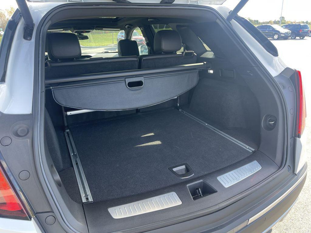 used 2025 Cadillac XT5 car, priced at $44,502