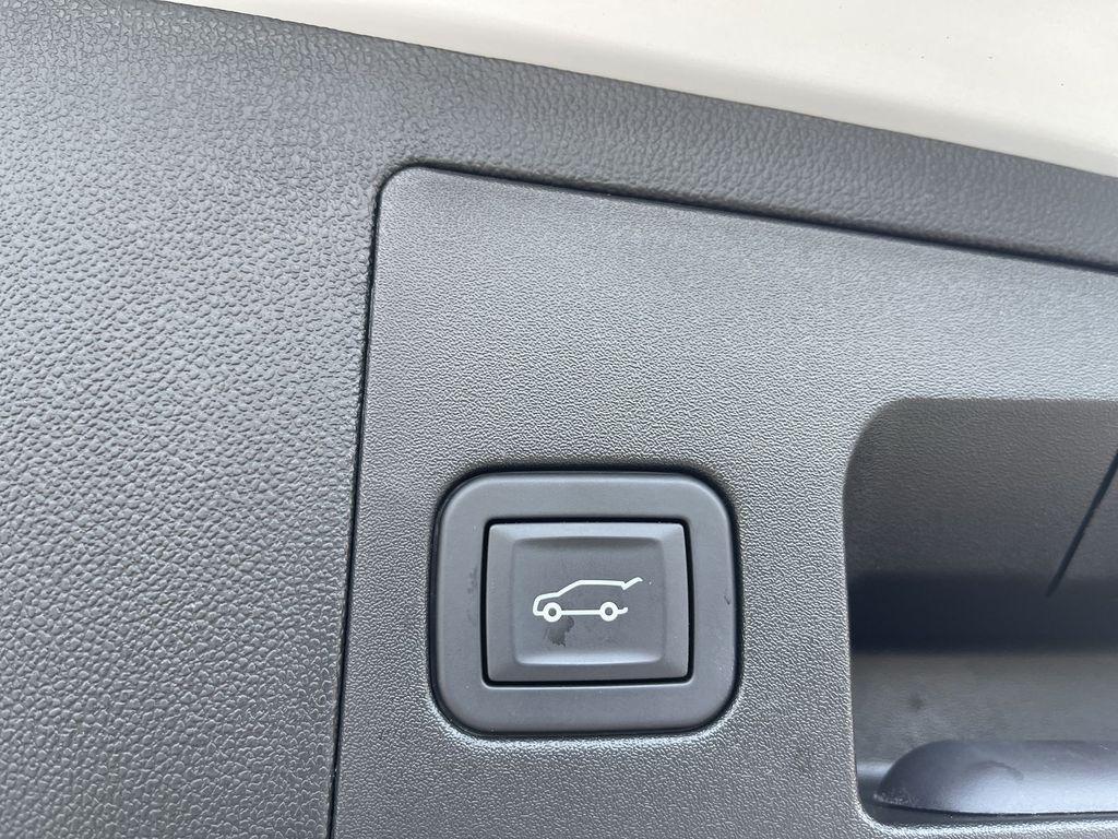 used 2025 Cadillac XT5 car, priced at $44,502