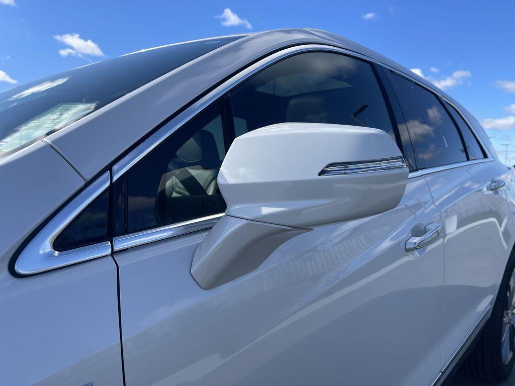 used 2025 Cadillac XT5 car, priced at $44,502