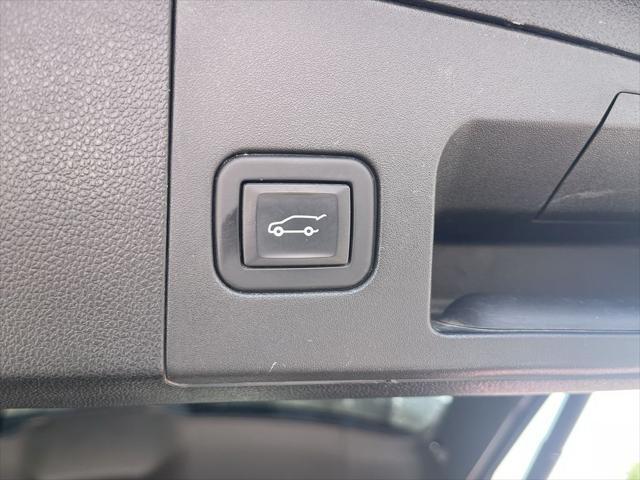used 2023 Cadillac XT4 car, priced at $31,452