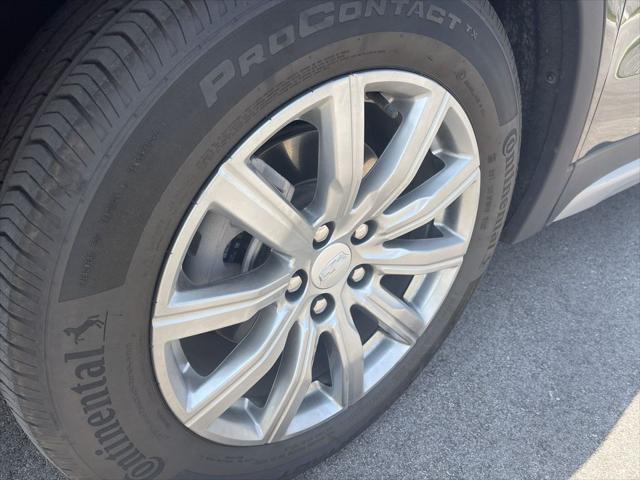 used 2023 Cadillac XT4 car, priced at $31,452