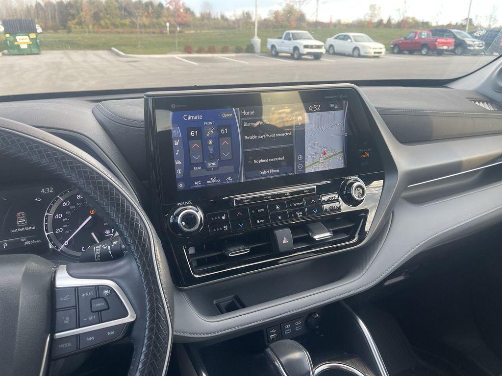 used 2022 Toyota Highlander car, priced at $37,198