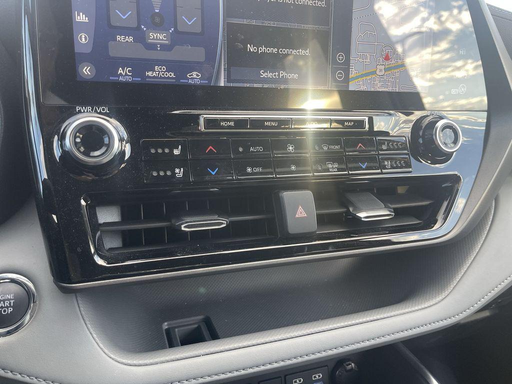 used 2022 Toyota Highlander car, priced at $37,198