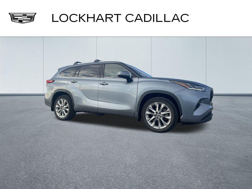 used 2022 Toyota Highlander car, priced at $37,198