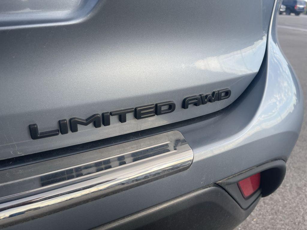 used 2022 Toyota Highlander car, priced at $37,198