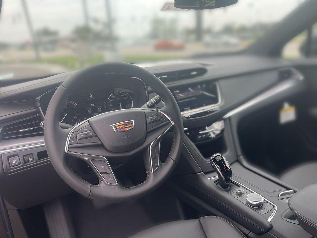 new 2025 Cadillac XT5 car, priced at $48,315