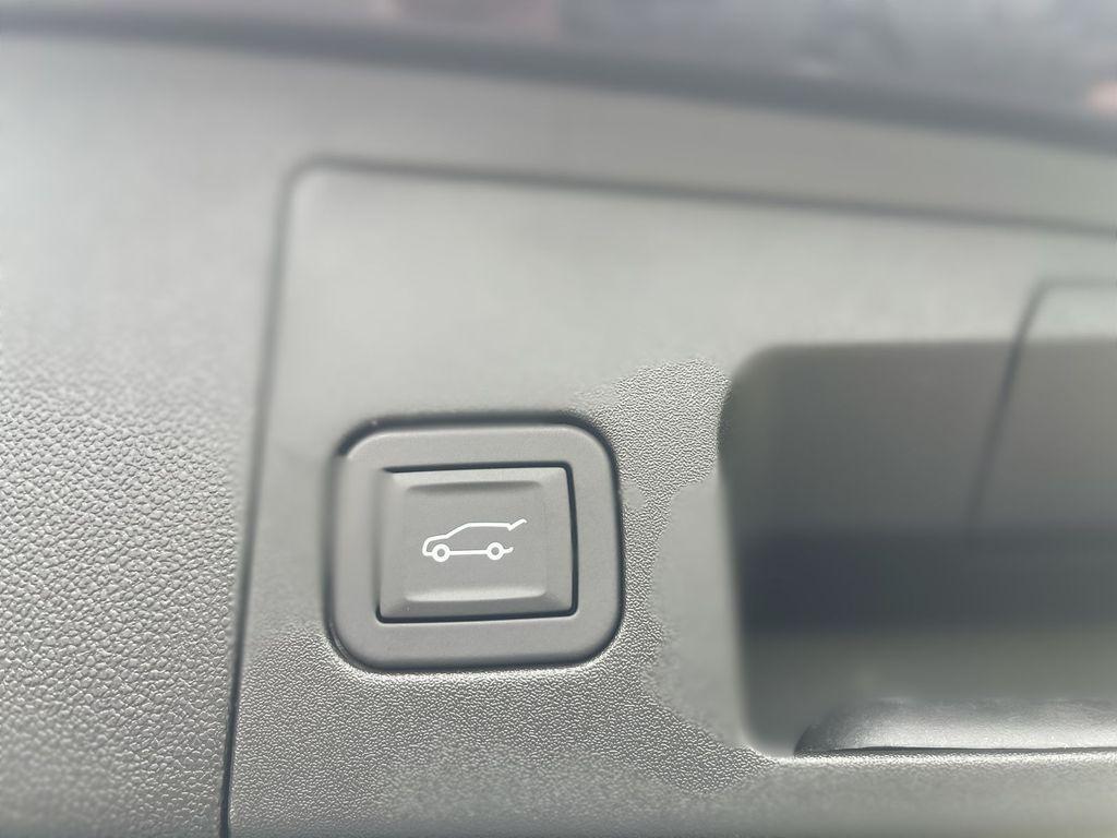 new 2025 Cadillac XT5 car, priced at $48,315