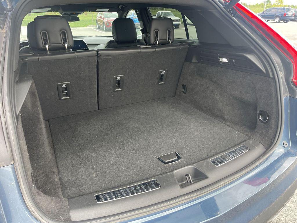 used 2024 Cadillac XT4 car, priced at $28,993