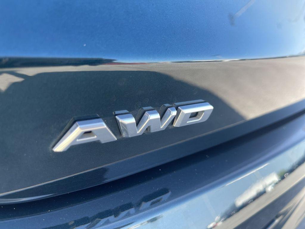 used 2025 Cadillac XT6 car, priced at $46,666