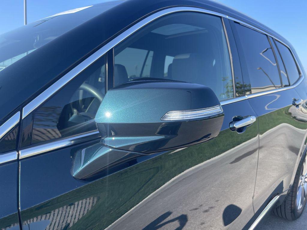 used 2025 Cadillac XT6 car, priced at $46,666