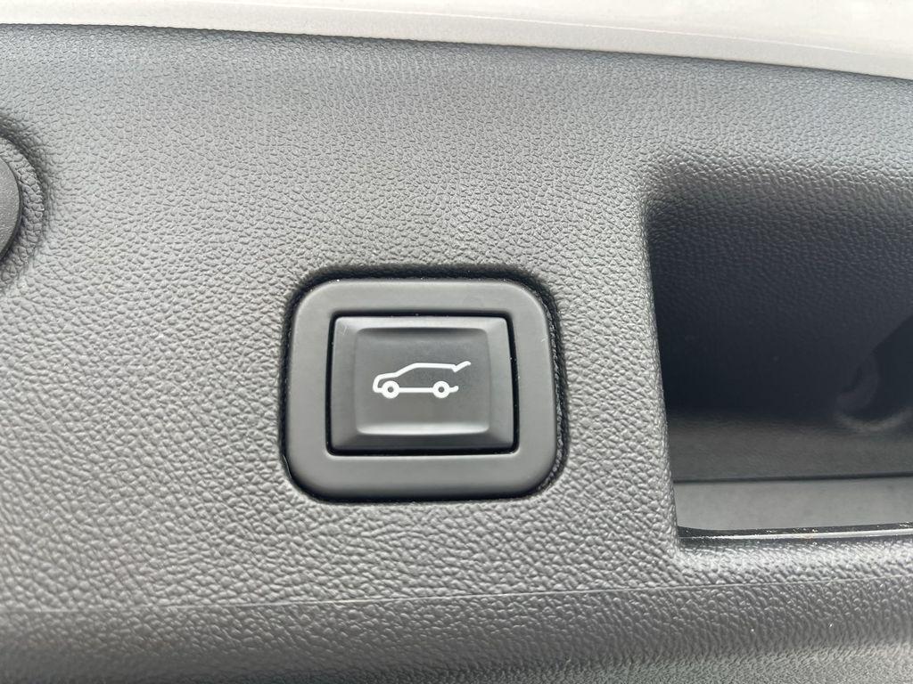 used 2022 Chevrolet Equinox car, priced at $22,801