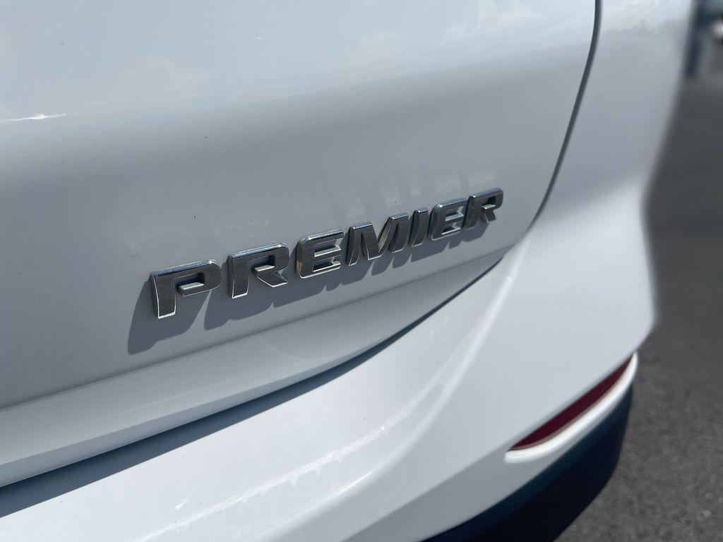 used 2022 Chevrolet Equinox car, priced at $22,801
