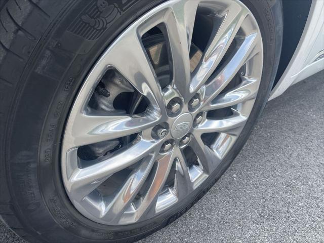 used 2023 Cadillac XT6 car, priced at $37,505