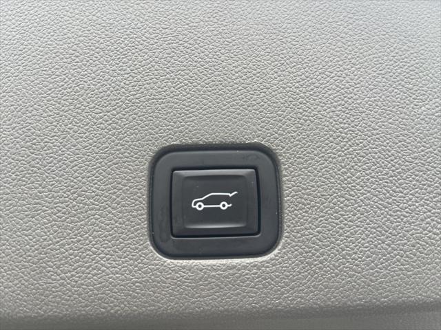used 2023 Cadillac XT6 car, priced at $37,505