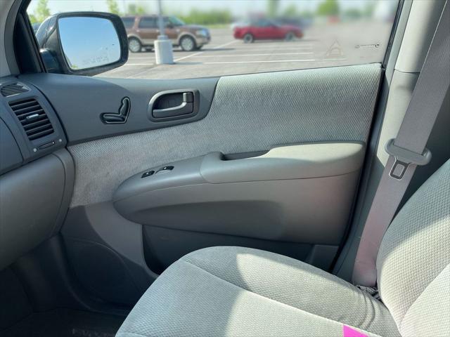 used 2006 Kia Sedona car, priced at $6,000
