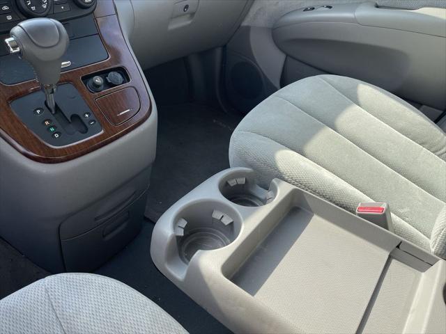 used 2006 Kia Sedona car, priced at $6,000