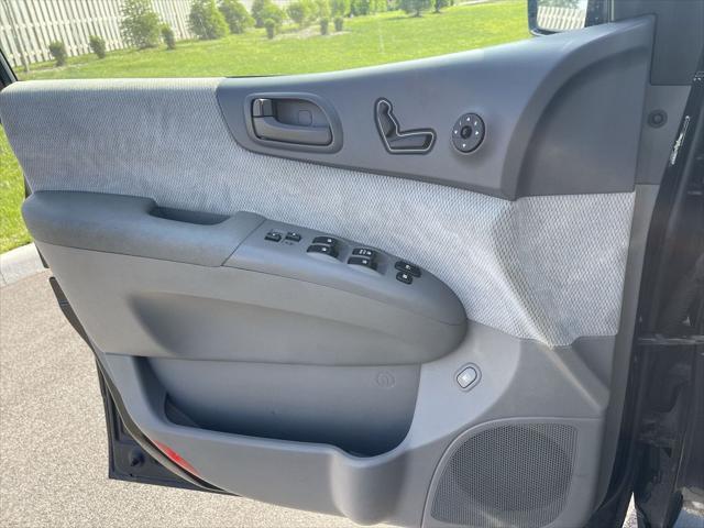 used 2006 Kia Sedona car, priced at $6,000