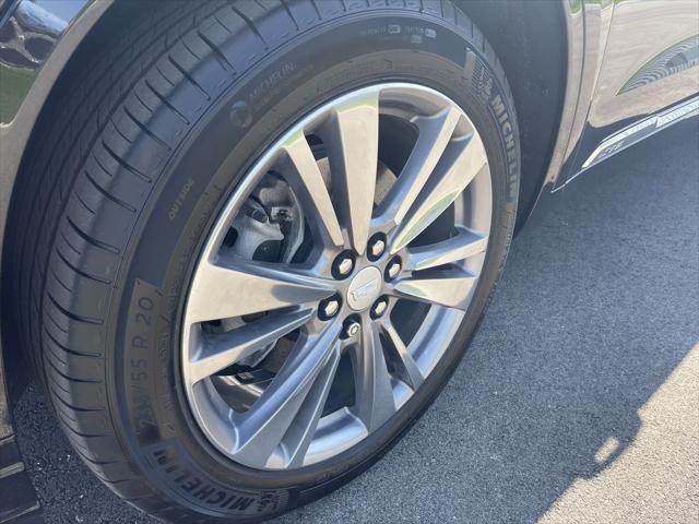 used 2024 Cadillac XT6 car, priced at $51,100