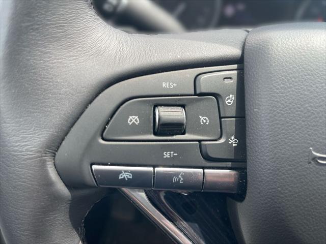 used 2024 Cadillac XT6 car, priced at $51,100