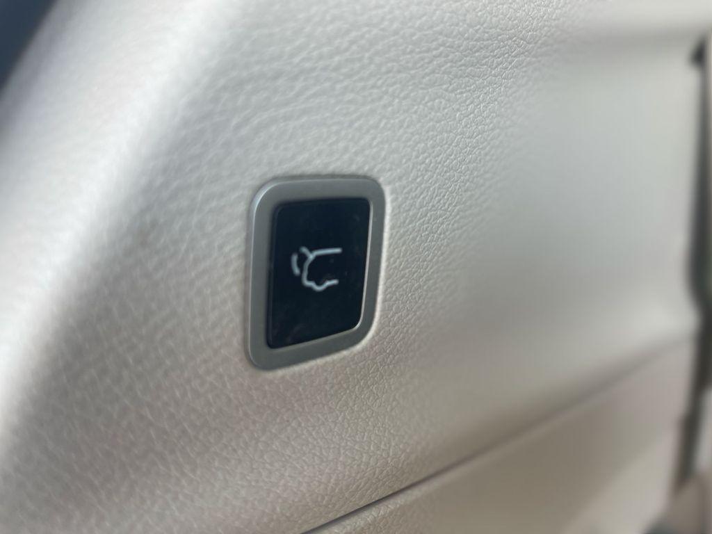 used 2024 Chrysler Pacifica car, priced at $31,997