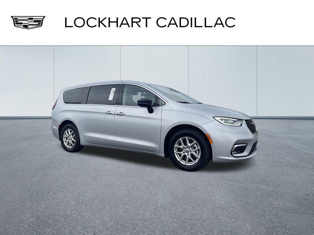 used 2024 Chrysler Pacifica car, priced at $31,997