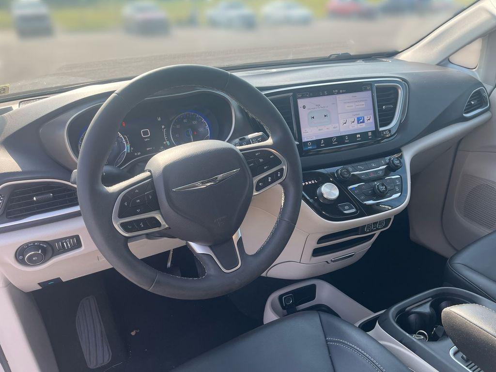 used 2024 Chrysler Pacifica car, priced at $31,997