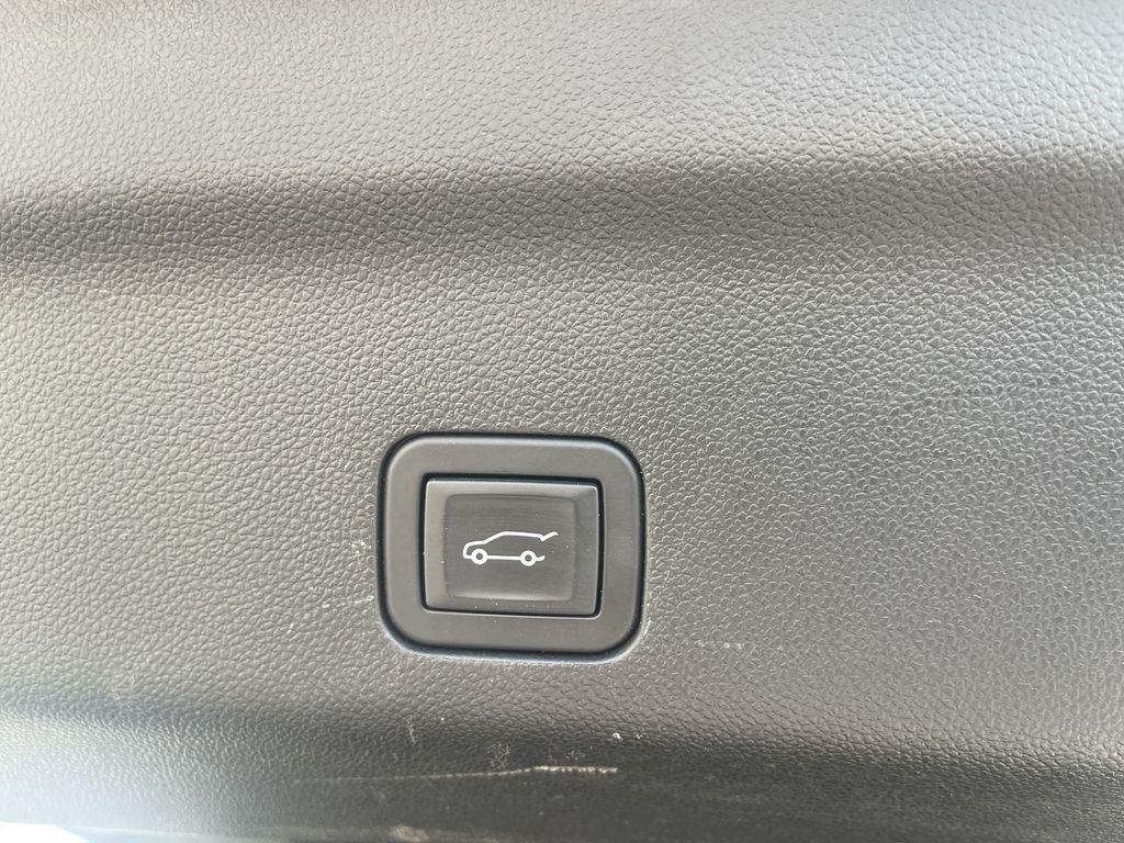 used 2024 Chevrolet Tahoe car, priced at $44,994