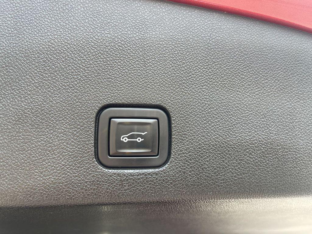 used 2022 Cadillac XT6 car, priced at $36,000