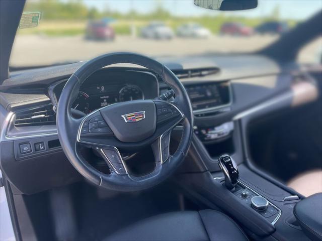 used 2022 Cadillac XT5 car, priced at $30,250