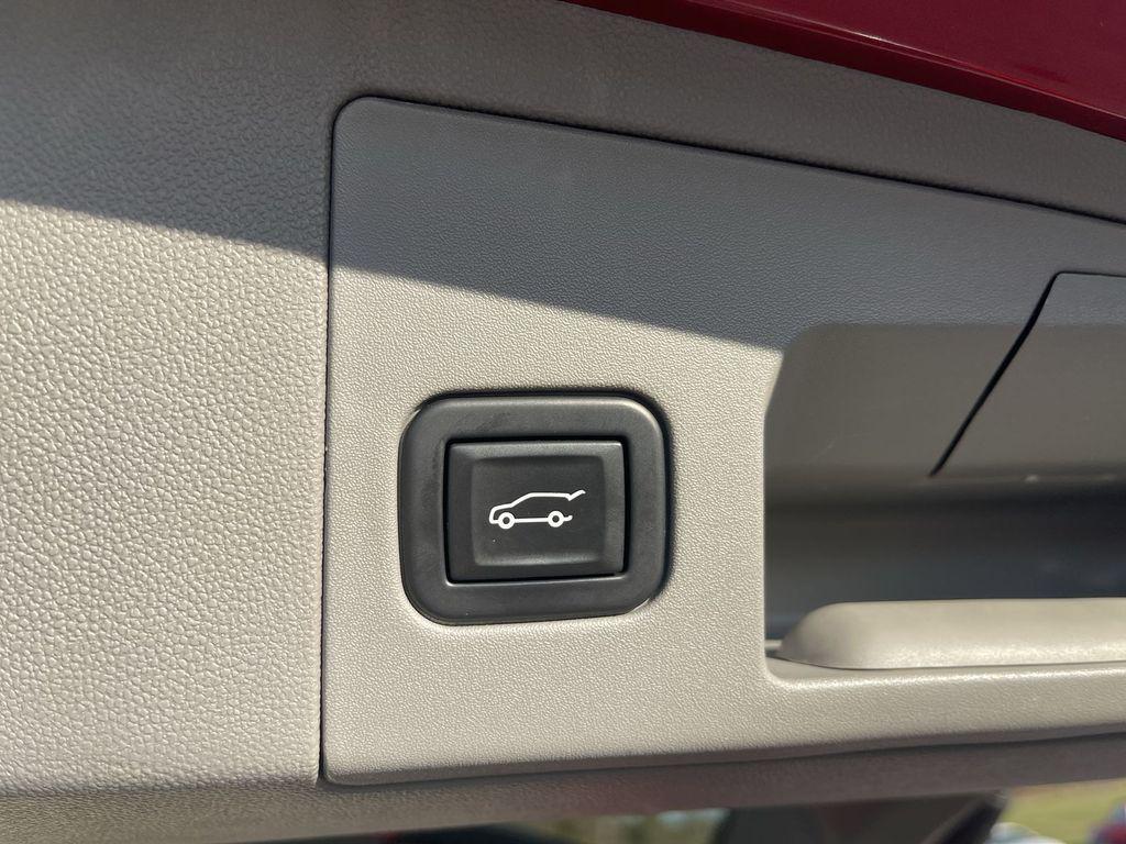 used 2021 Cadillac XT5 car, priced at $32,572