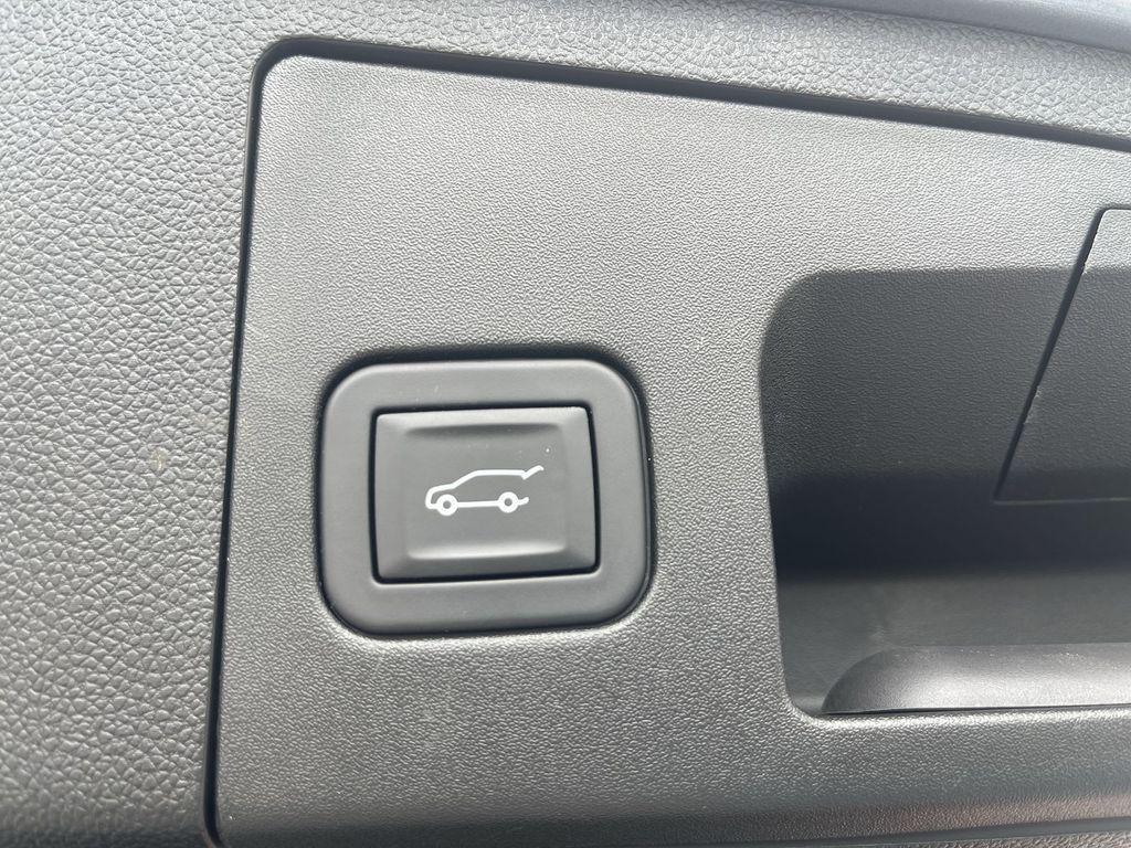 used 2025 Cadillac XT4 car, priced at $33,598