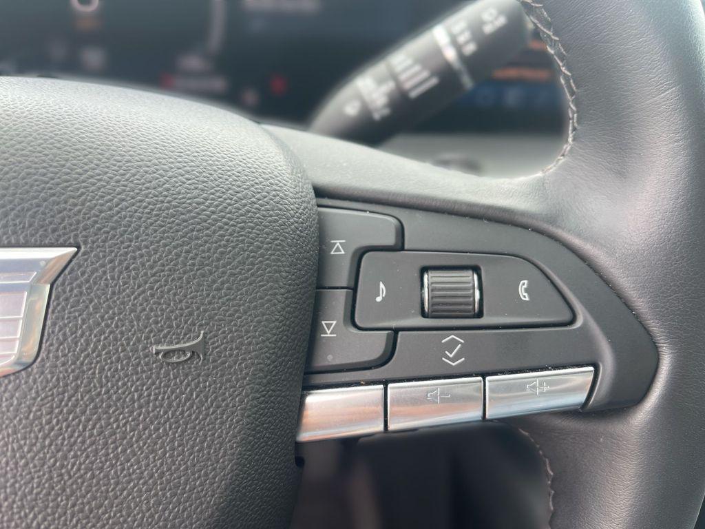 used 2025 Cadillac XT4 car, priced at $33,598