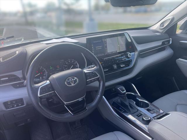 used 2020 Toyota Highlander car, priced at $34,000