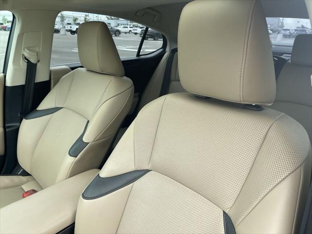 used 2020 Lexus ES 350 car, priced at $28,900