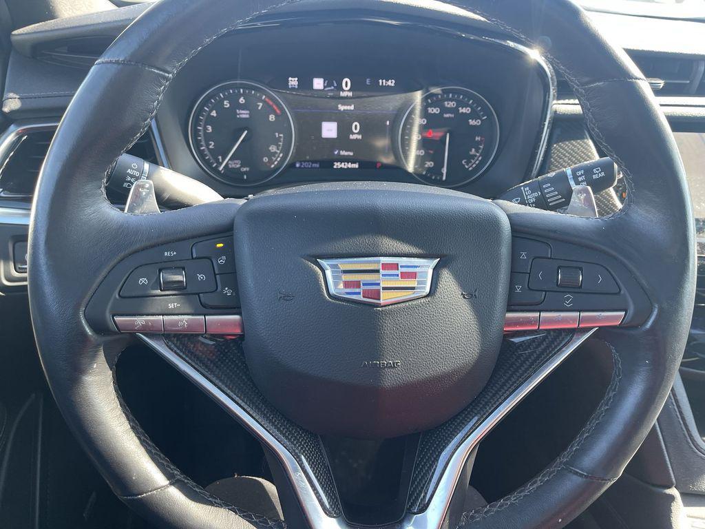 used 2024 Cadillac XT6 car, priced at $47,369