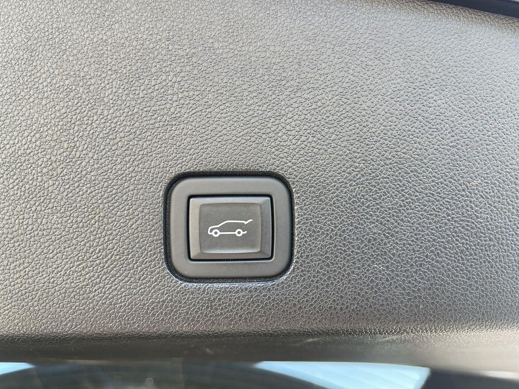 used 2024 Cadillac XT6 car, priced at $47,369