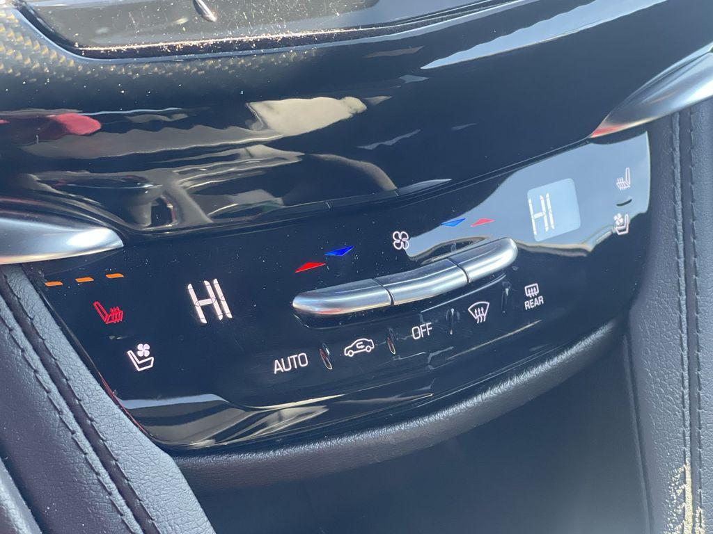 used 2024 Cadillac XT6 car, priced at $47,369