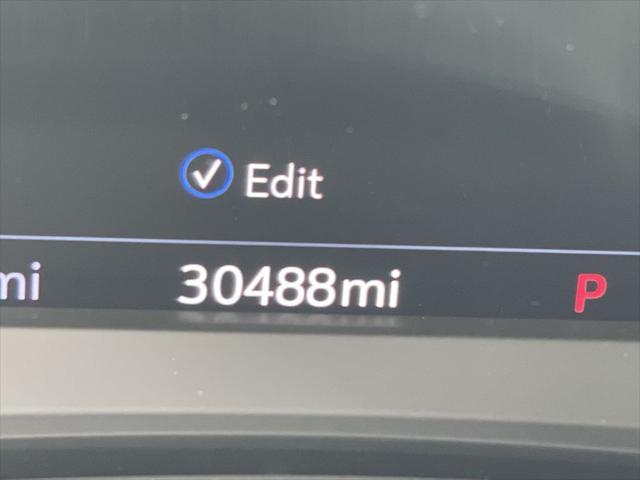 used 2022 Cadillac XT5 car, priced at $37,500