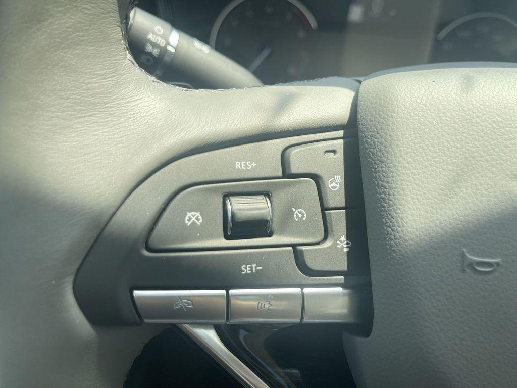 used 2024 Cadillac XT6 car, priced at $50,420