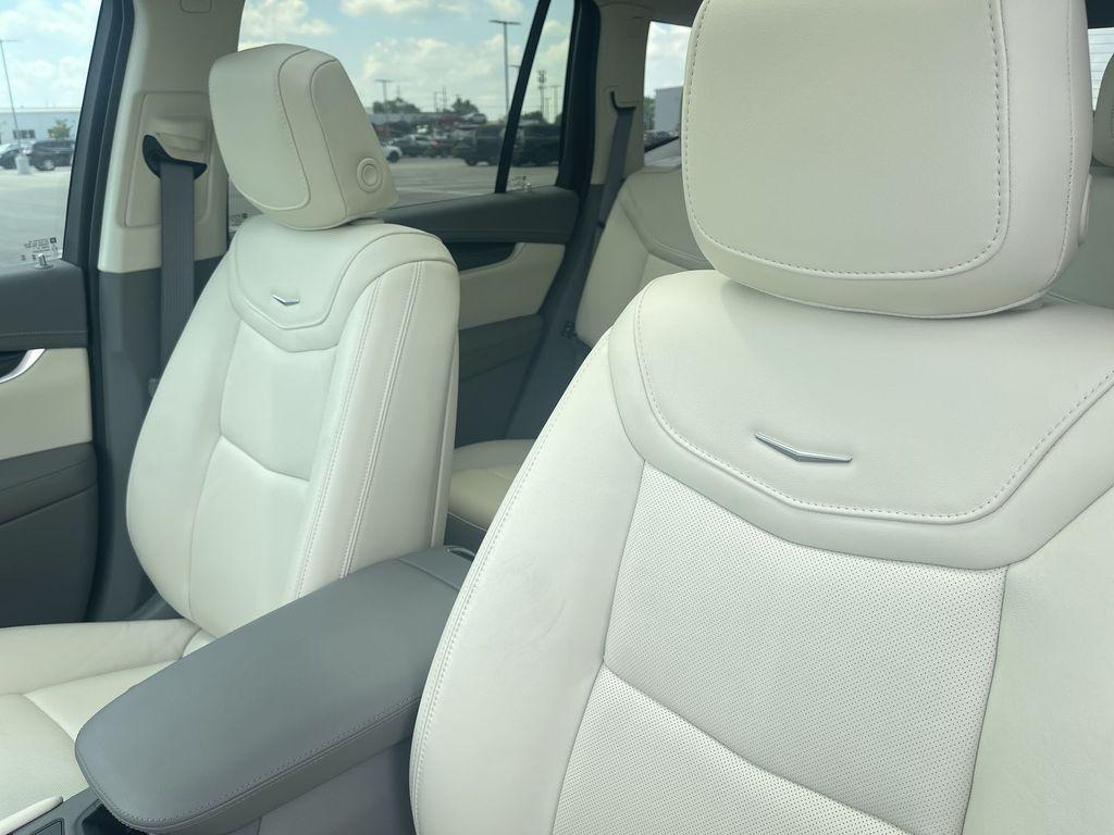 used 2024 Cadillac XT6 car, priced at $50,420