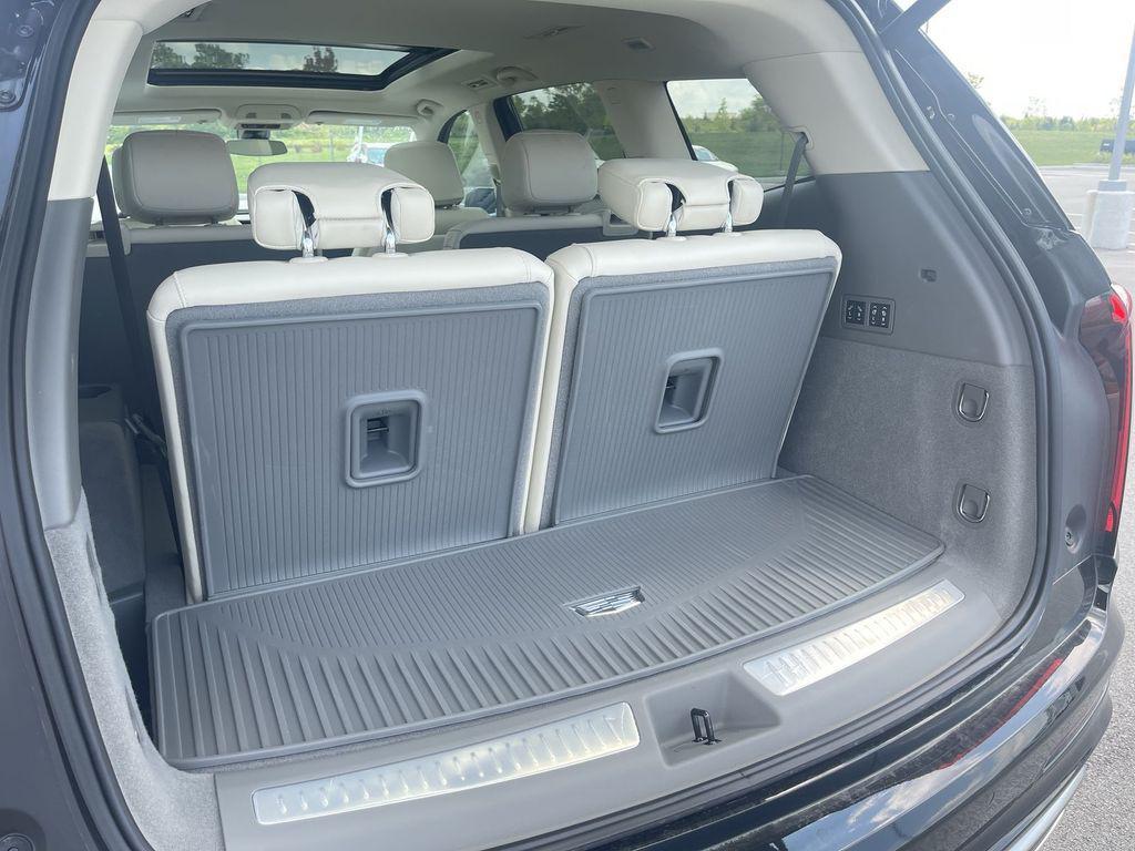 used 2024 Cadillac XT6 car, priced at $50,420