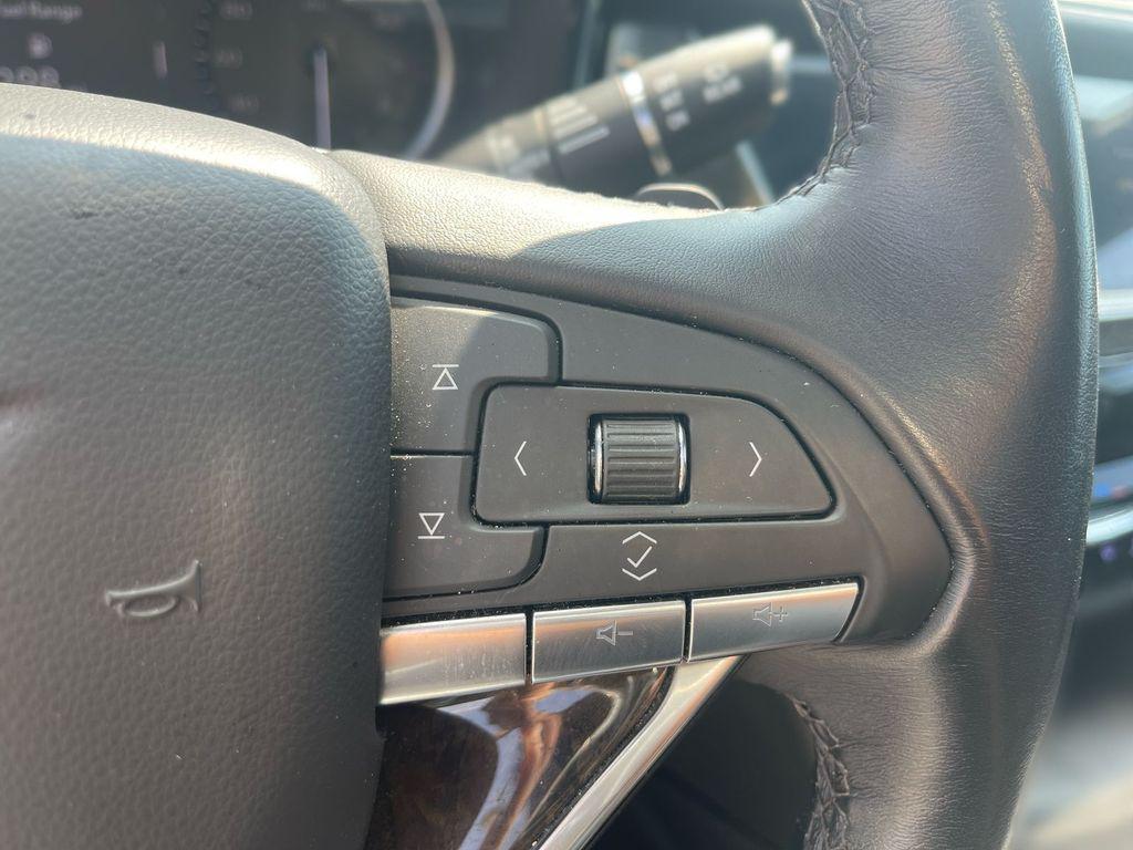 used 2022 Cadillac XT6 car, priced at $33,195
