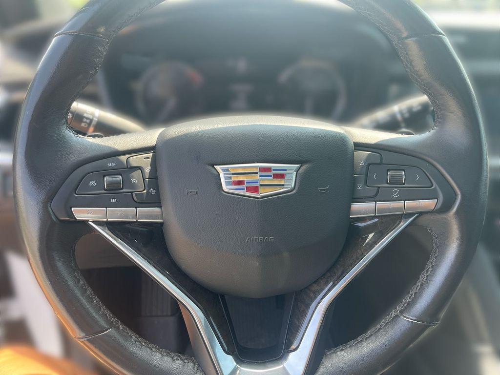 used 2022 Cadillac XT6 car, priced at $33,195