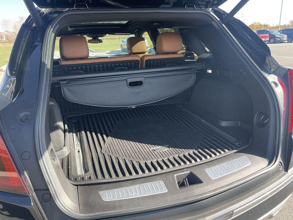 used 2022 Cadillac XT5 car, priced at $32,295