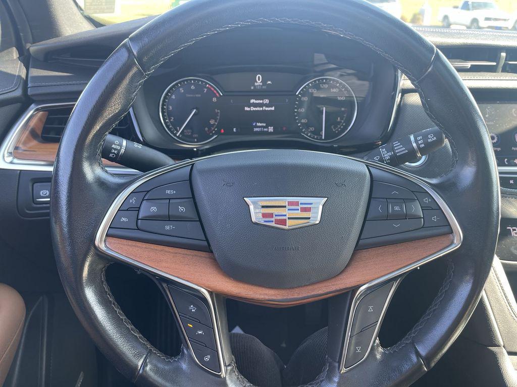 used 2022 Cadillac XT5 car, priced at $32,295