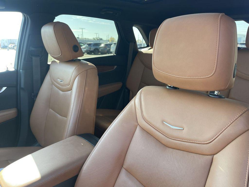 used 2022 Cadillac XT5 car, priced at $32,295