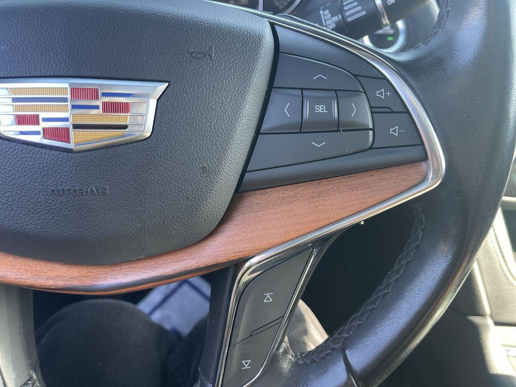 used 2022 Cadillac XT5 car, priced at $32,295